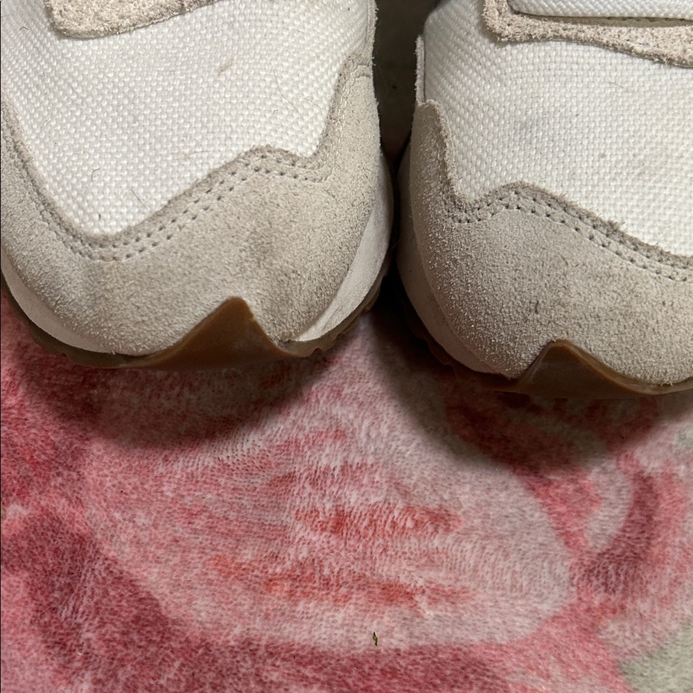 New Balance 237 Women's Cream and Green Sneakers - Picture 6 of 6